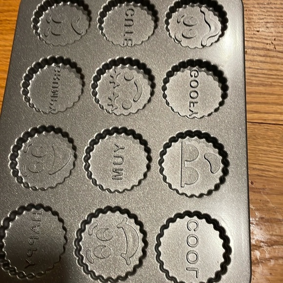 Nordic Ware Funny Face Pan-New & Unused- NWOT - Picture 3 of 4